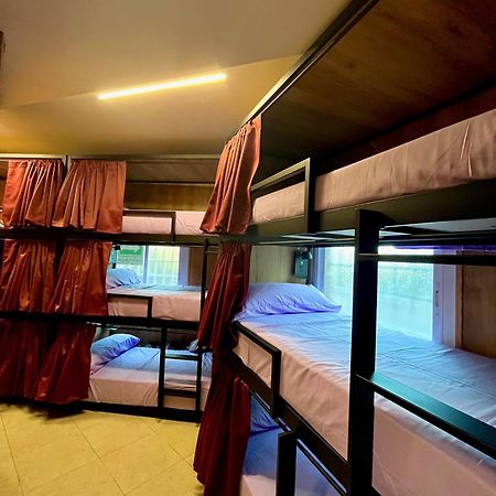 Hostel Vida Verde Madrid Esterno foto